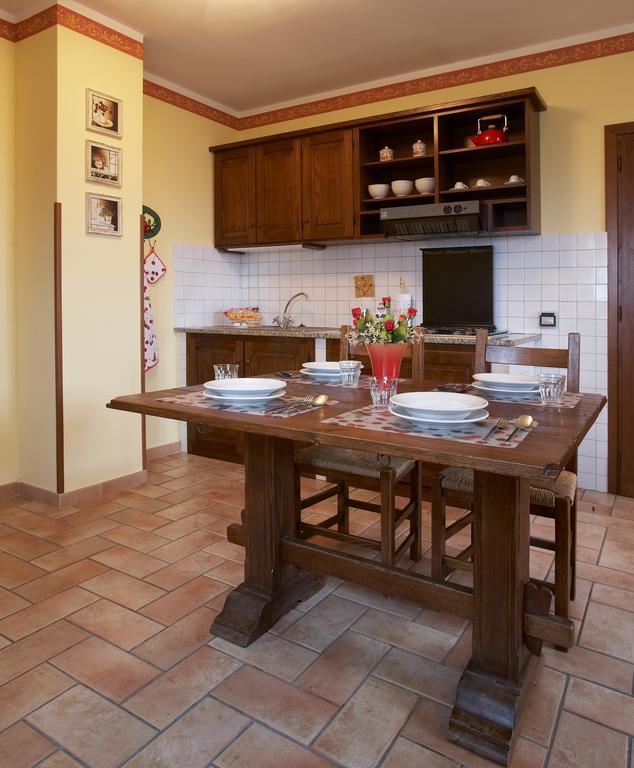 Hostal Casale Favilluta Petrignano Habitación foto