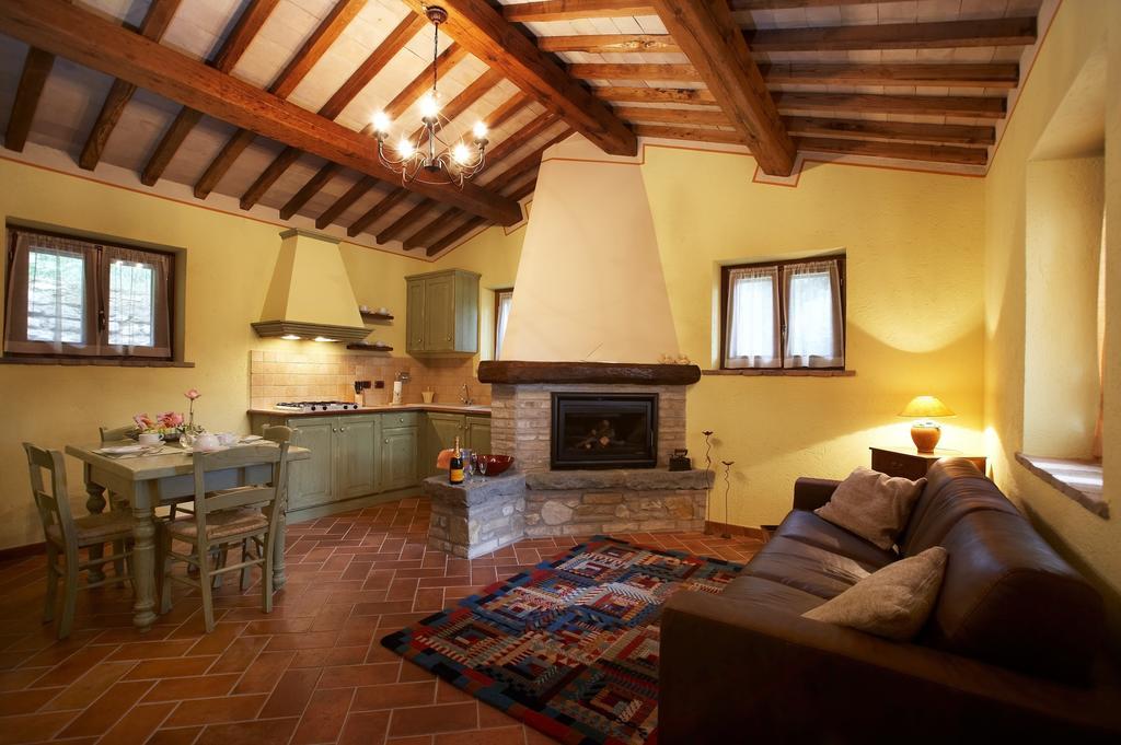 Hostal Casale Favilluta Petrignano Habitación foto